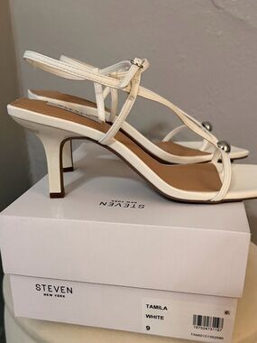 Steven New York Tamila Sandal size 9M White NIB